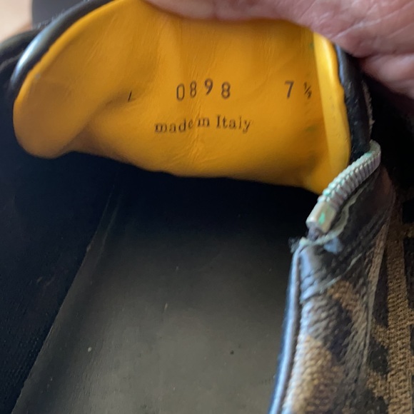 Men Shoes - Picture 13 of 14